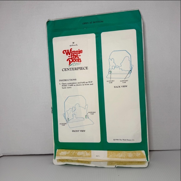 VTG Winnie the Pooh Disney Birthday Centerpiece Hallmark 1986 w/paper tablecloth - Picture 2 of 6